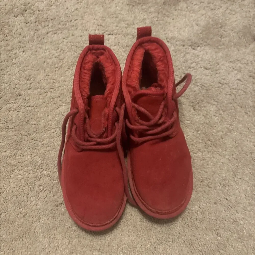 UGG Neumel II Boot Suede Upper 1017320K Chestnut Kids Size 3 Small Glue On Seam